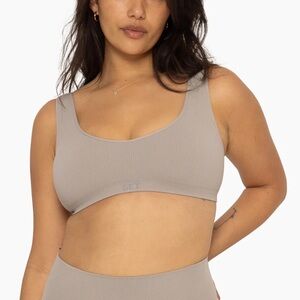 Set Active sculptflex workout set in bone (sports bra and leggings)